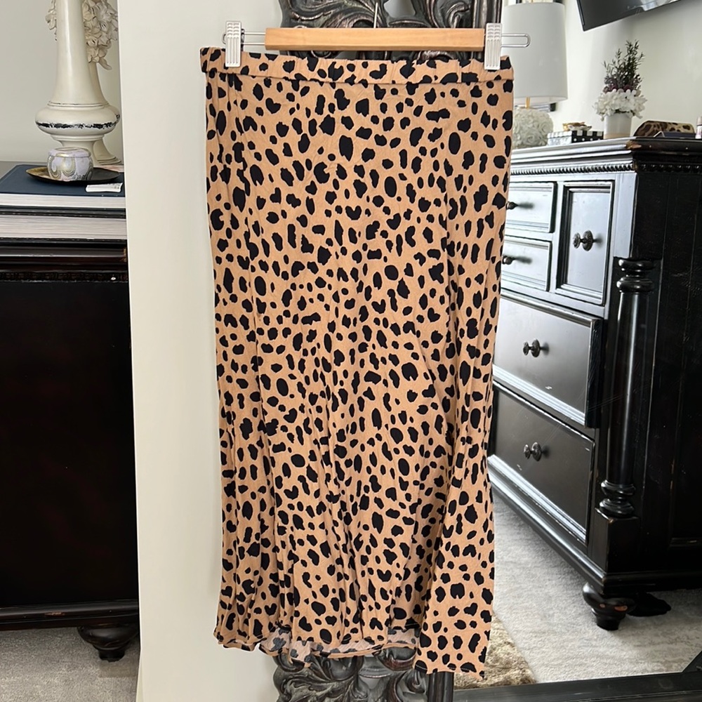 Leopard midi skirt